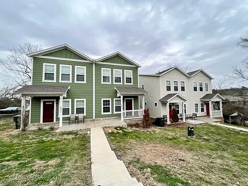 892 W Hughes St Photo 1