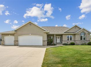 6835 Flint Rock Ct, Marion, IA 52302