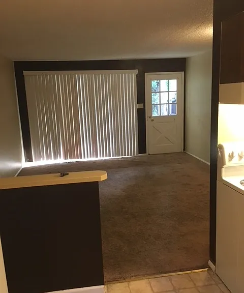 73 Vine St — Photo 1