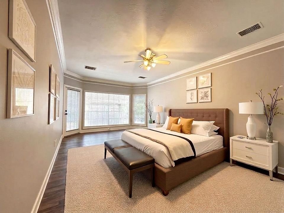 2nd image of 14131 Glasgow Pl