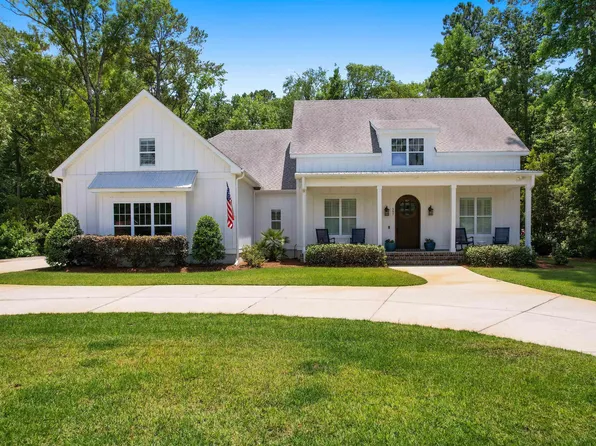 557 Hill Dr., Pawleys Island, SC 29585