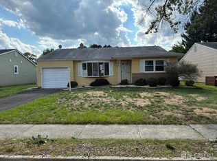 3 Miles Pond Rd, Toms River, NJ 08757