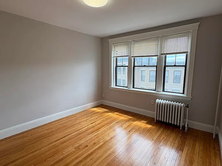 2 Sutherland Rd #41 — Photo 13
