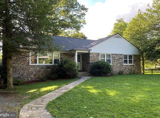 14 N Locust St, Round Hill, VA