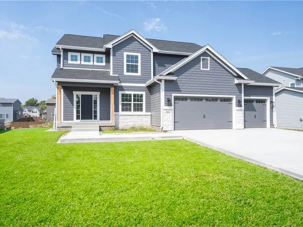 302 Burton Dr, Polk City, IA 50226