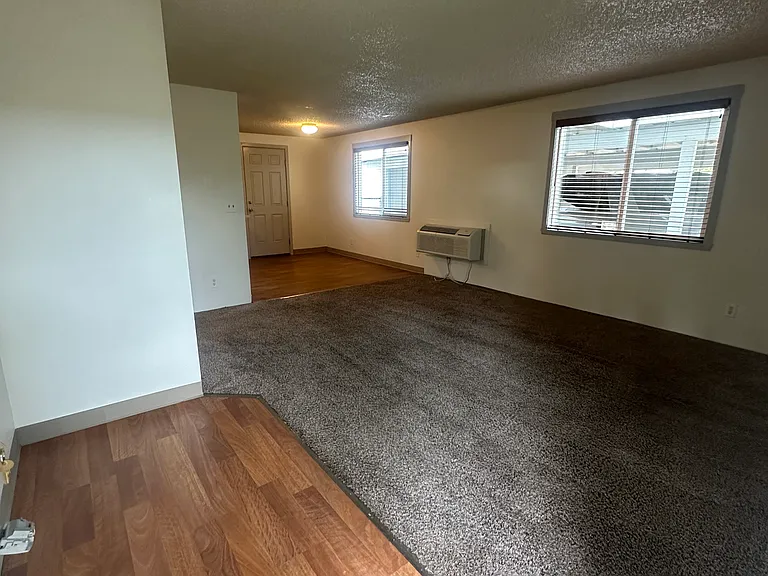 207 Washington St — Photo 5