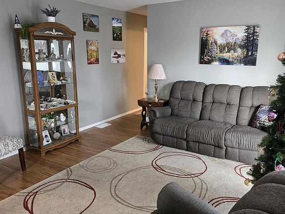 2nd image of 309 Concord Ave