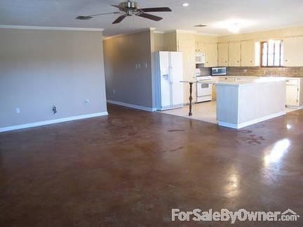 Main Family Room
						:
						This main family room is open to kitchen & dining room . Great for entertaining