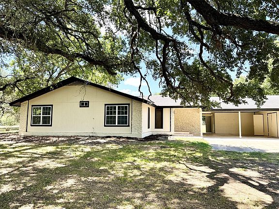 3rd image of 51 Hanging Oak Rd
