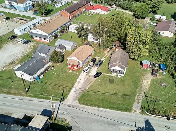 61 Virginia Ave, Culloden, WV 25510