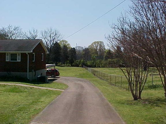 5th image of 332 Oakview Dr