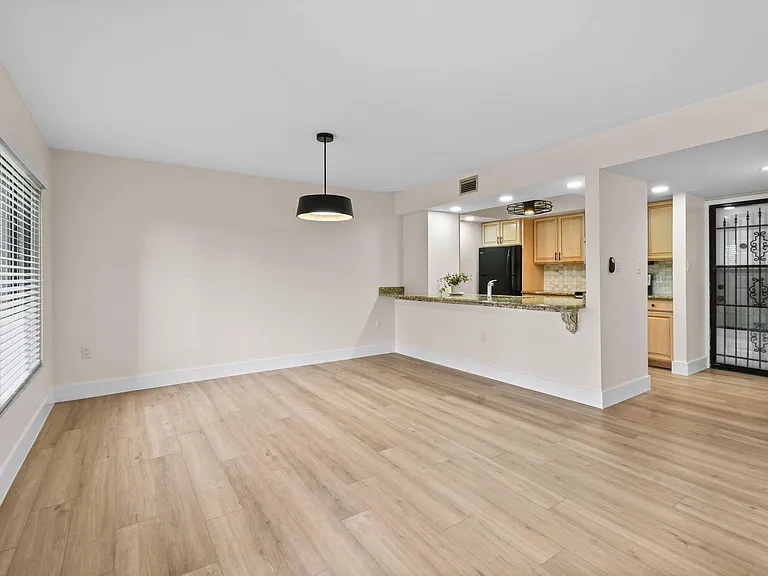 2233 NW 22nd Ave #102 — Photo 12
