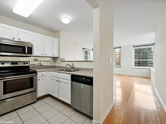 5th image of 345 N La Salle Dr APT 2710