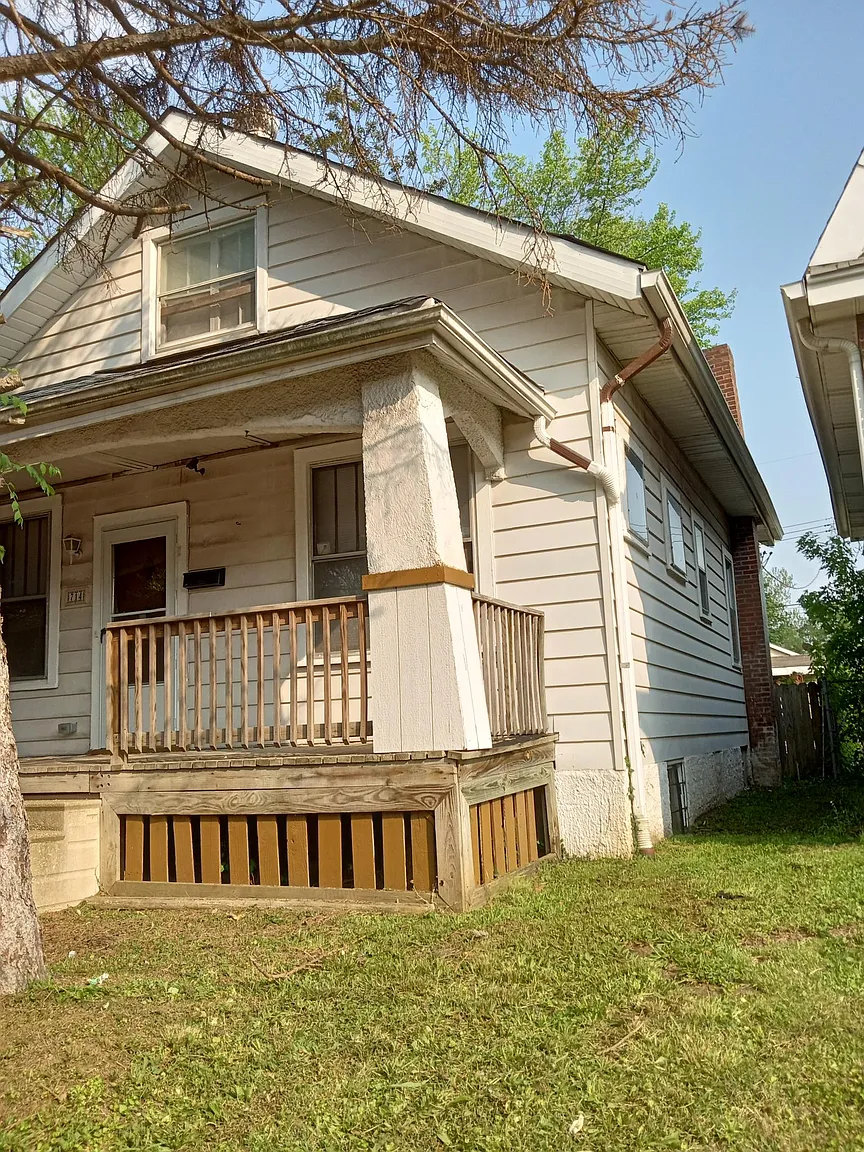 714 Thrush Ave photo 1