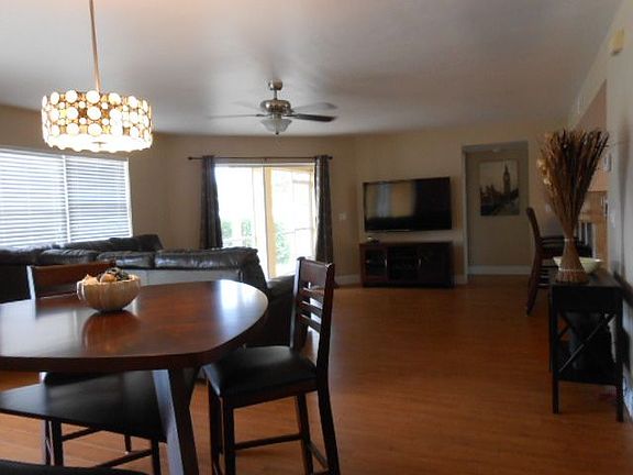 4th image of 5420 Chiquita Blvd S
