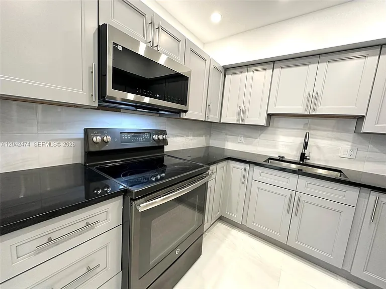 17620 Atlantic Blvd #310 — Photo 8