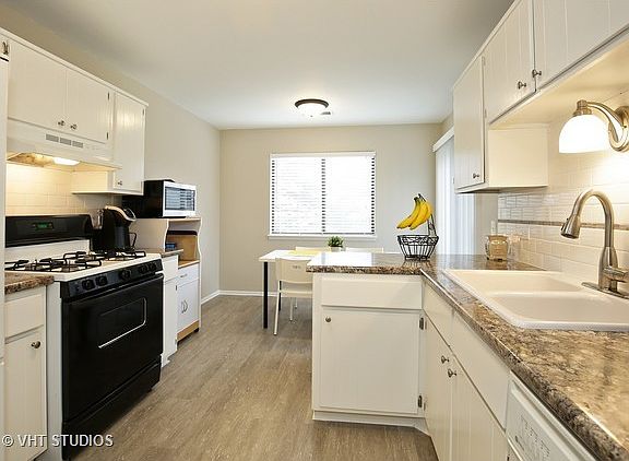 5th image of 373 Southbury Ct APT D2