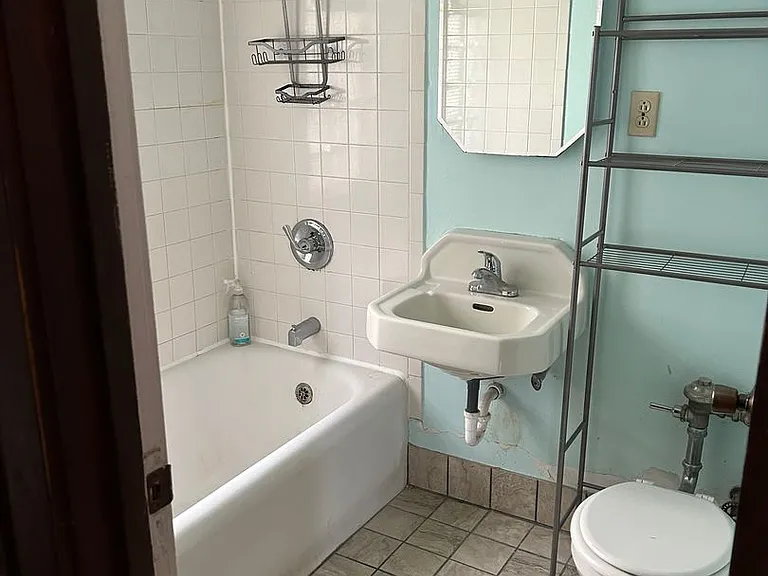 522 S 6th St #13 — Photo 9