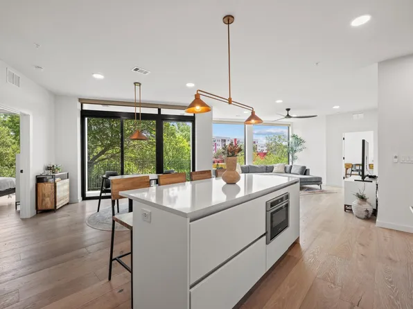 2209 S 1st St #328, Austin, TX 78704