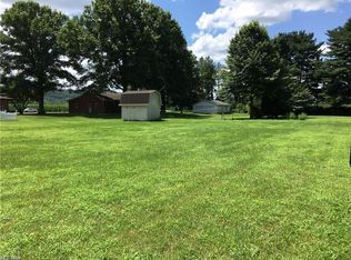 Sunset Ln SW, Newcomerstown, OH 43832