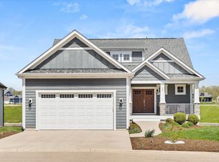 12 Waterside Way, Ottawa, IL 61350