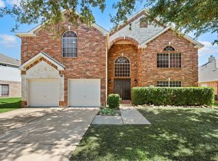 5272 W Cove Way, Grand prairie, TX 75052