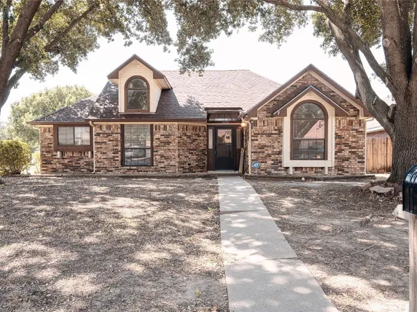 2731 Wentworth Dr, Grand Prairie, TX 75052