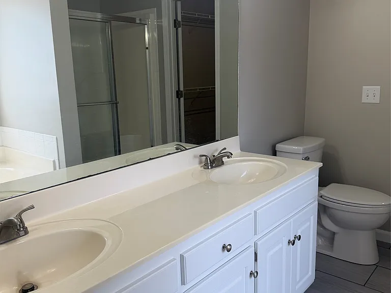 1136 Hallwood Ln — Photo 13