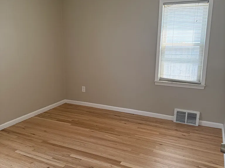 24800 Cherry St — Photo 5