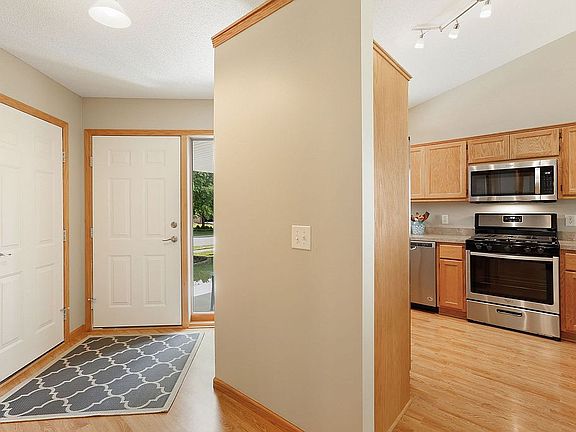 5th image of 11022 Able St NE