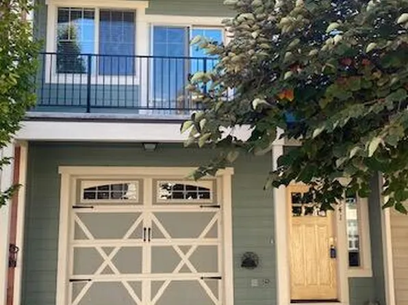 341 Englemann Ln, Medford, OR 97501