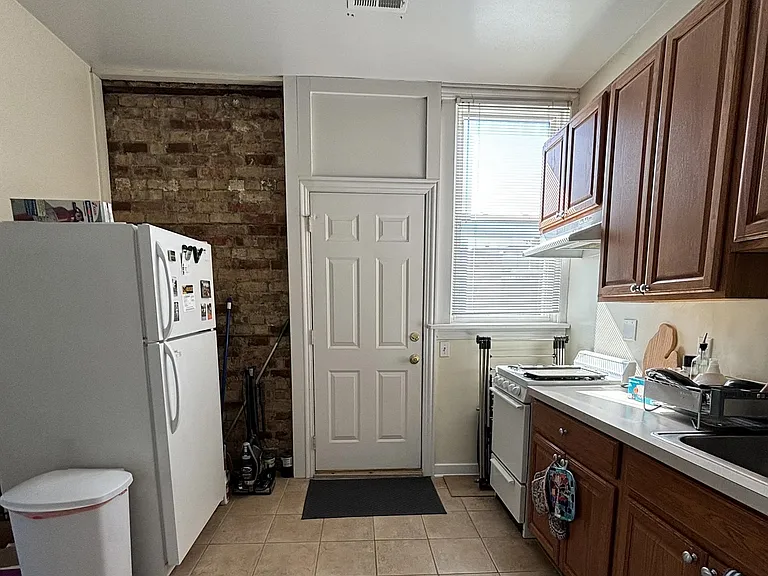 3730 N. Sheffield Ave — Photo 8