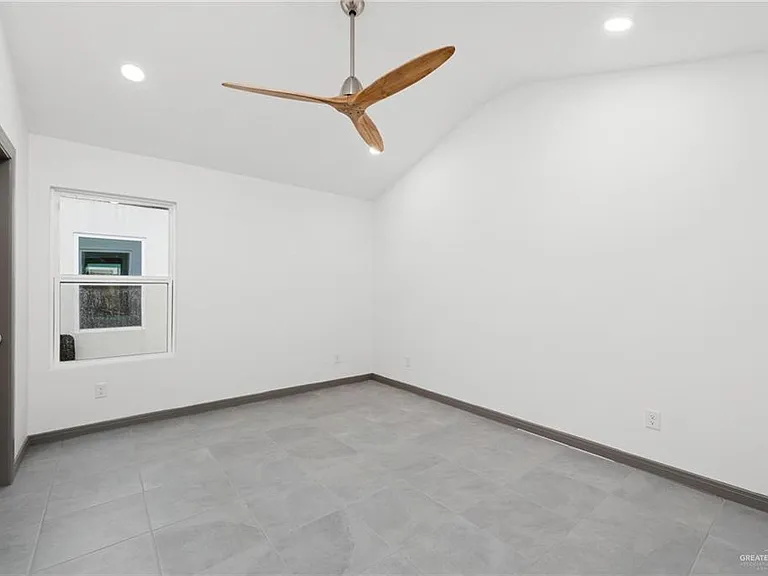 1304 E Iris Ave #1 — Photo 12