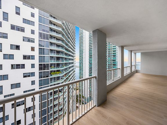 2nd image of 170 SE 14th St APT 2701