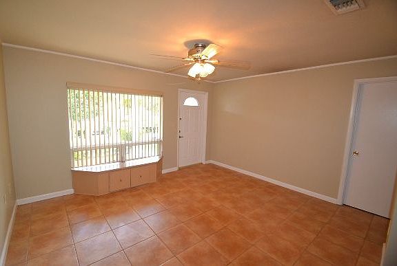3rd image of 5325 NE 3rd Ave