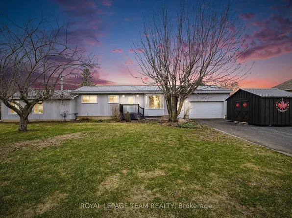 3041 Bridge St, North Dundas, ON K0E 1W0