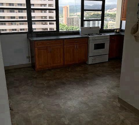 Nice size kitchen with extra cabinets.