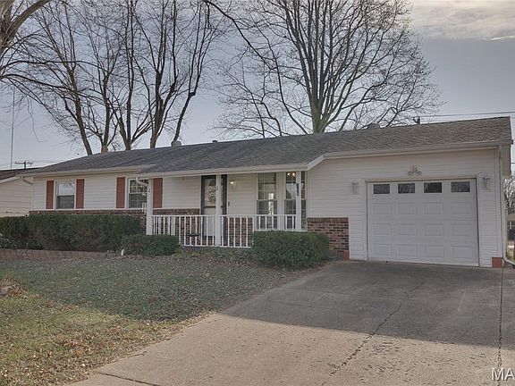 2nd image of 306 W Hillside Dr