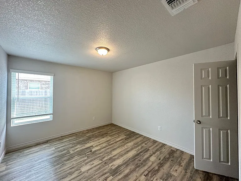 1801 Clovis Dr — Photo 13