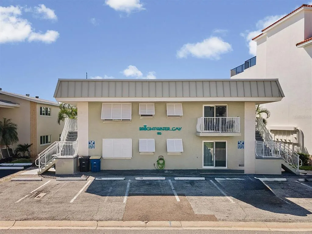 2 bed, 2.0 bath, 1430 sqft, $3,900 — Photo 2