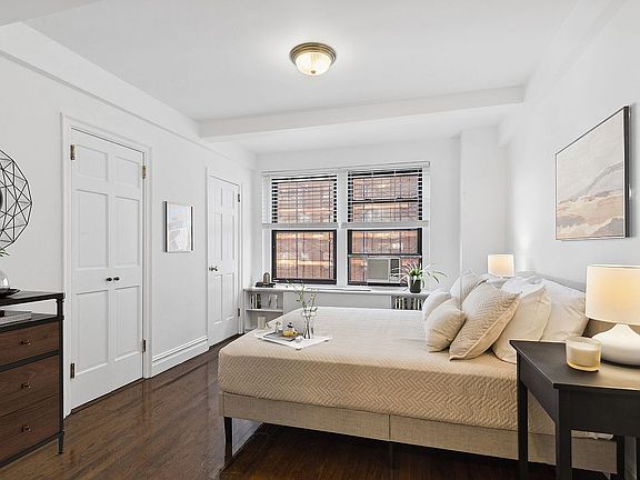 5th image of 205 E 78th St APT 9H