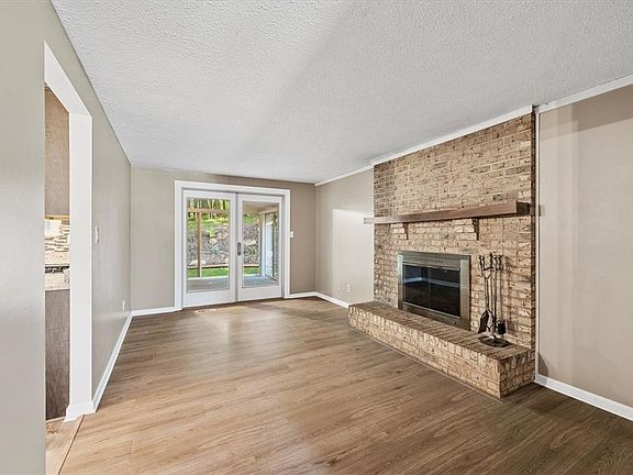 5th image of 2926 Manuel Dr