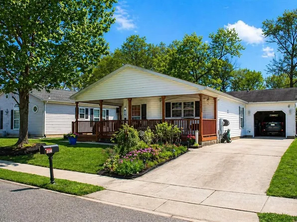 182 Pebble Beach Dr, Mays Landing, NJ 08330