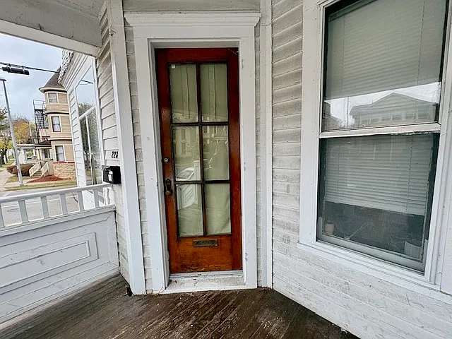 223 N Pinckney St