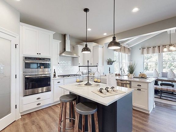 Chef s Kitchen with View of Morning Room in Fordham II William Ryan Homes