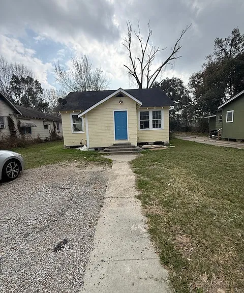 2852 Dayton St — Photo 1