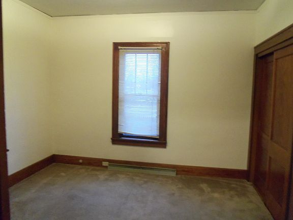 4th image of 138 S Congress St