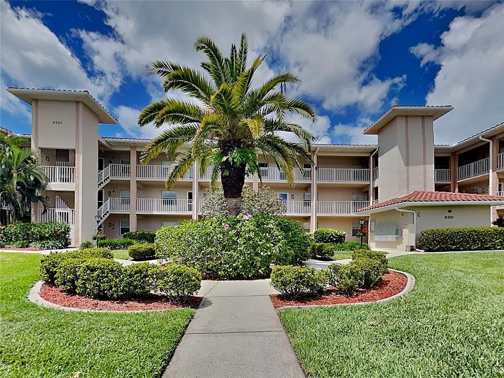 2 bed, 2.0 bath, 1042 sqft, $2,145 — Photo 1