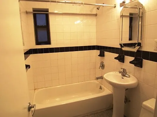 Rented by Friedman Roth Realty | media 14