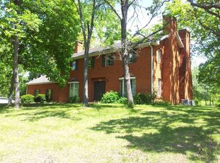 1186 Country Club Rd, Greenville, IL 62246